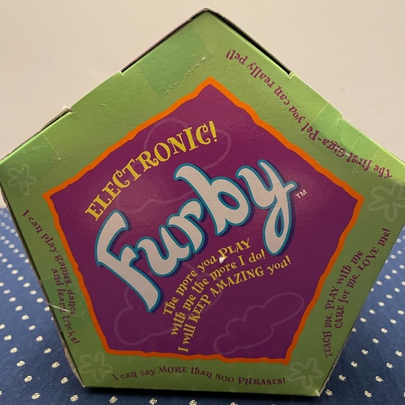 Furby 1998 - Picture 6 of 6